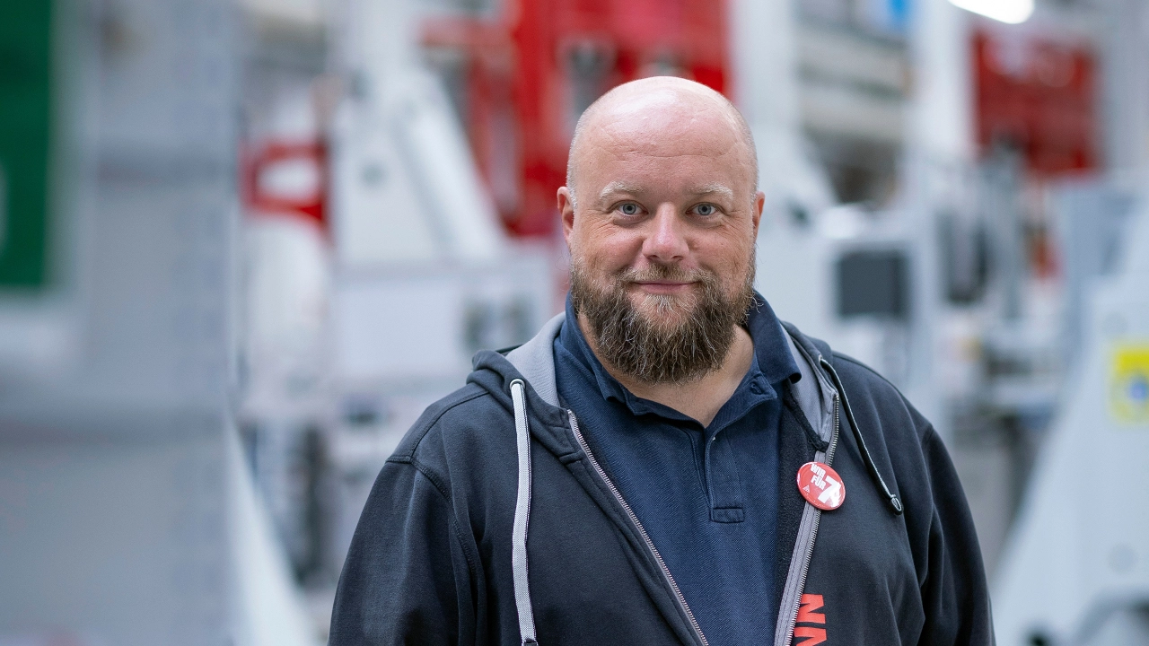 Die IG Metall kämpft jeden Tag für faire Arbeit, mit ihren Tarifverträgen und in den Betrieben. So wie bei Premium Aerotec in Varel. Hier haben IG Metall-Betriebsräte die Übernahmen von über 140 Leihbeschäftigten durchgesetzt.